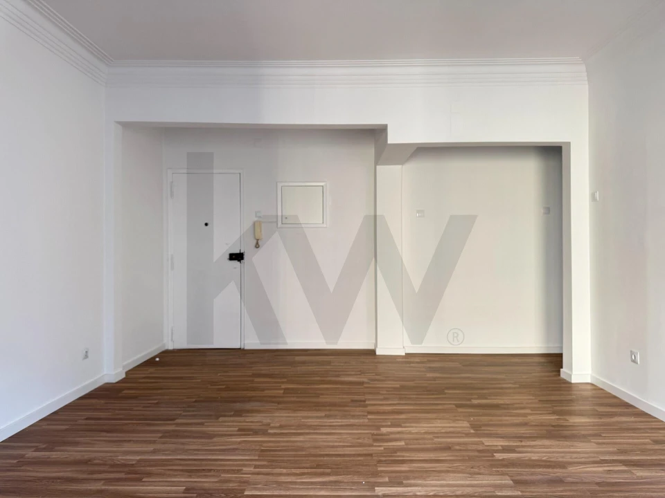 Apartamento T4 para Arrendamento em Campo de Ourique Foto 3