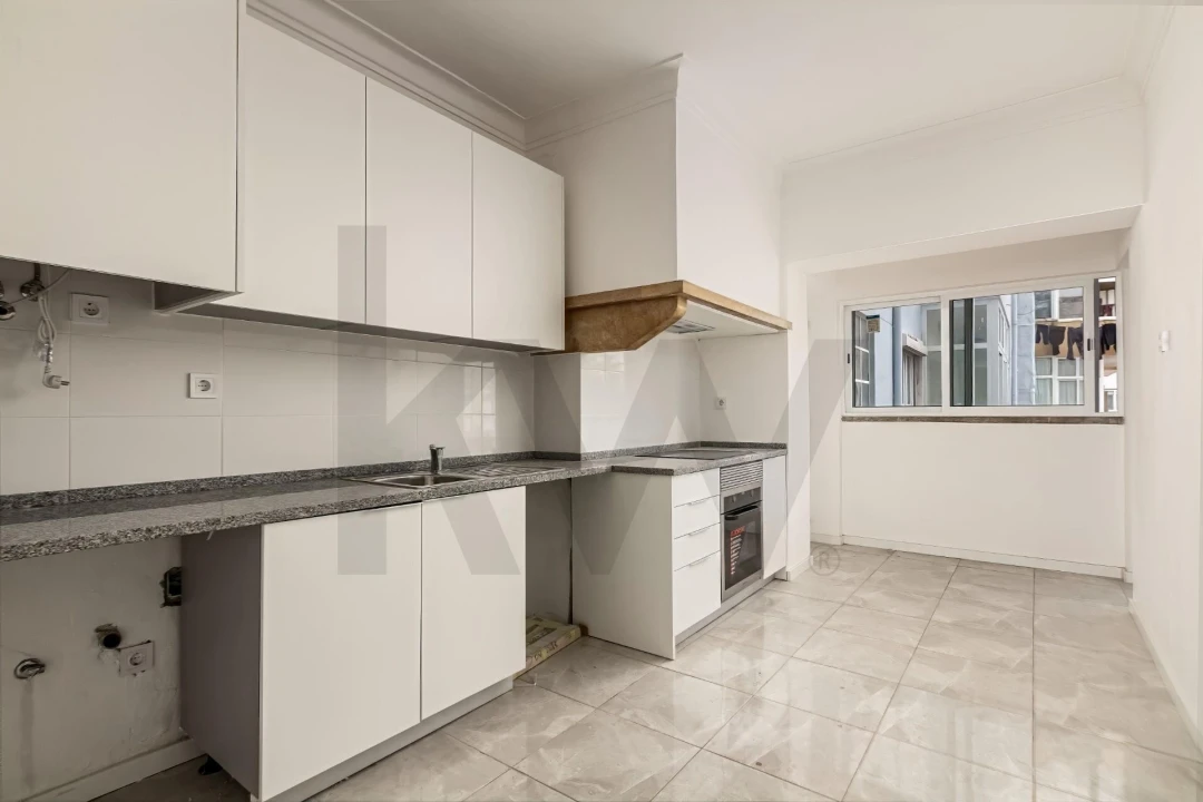 Apartamento T4 para Arrendamento em Campo de Ourique Foto 6