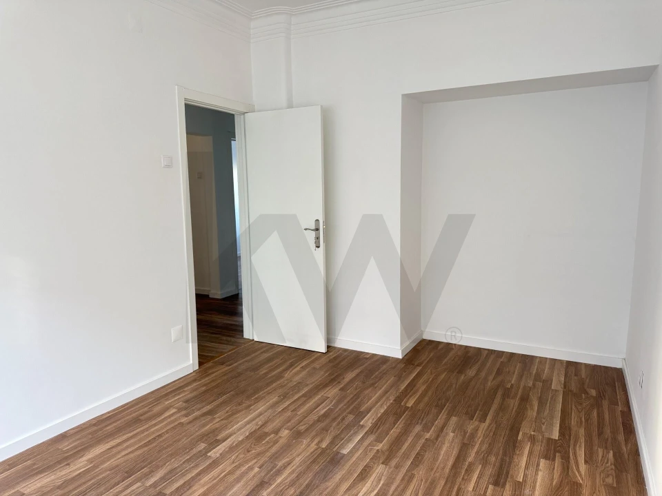 Apartamento T4 para Arrendamento em Campo de Ourique Foto 21