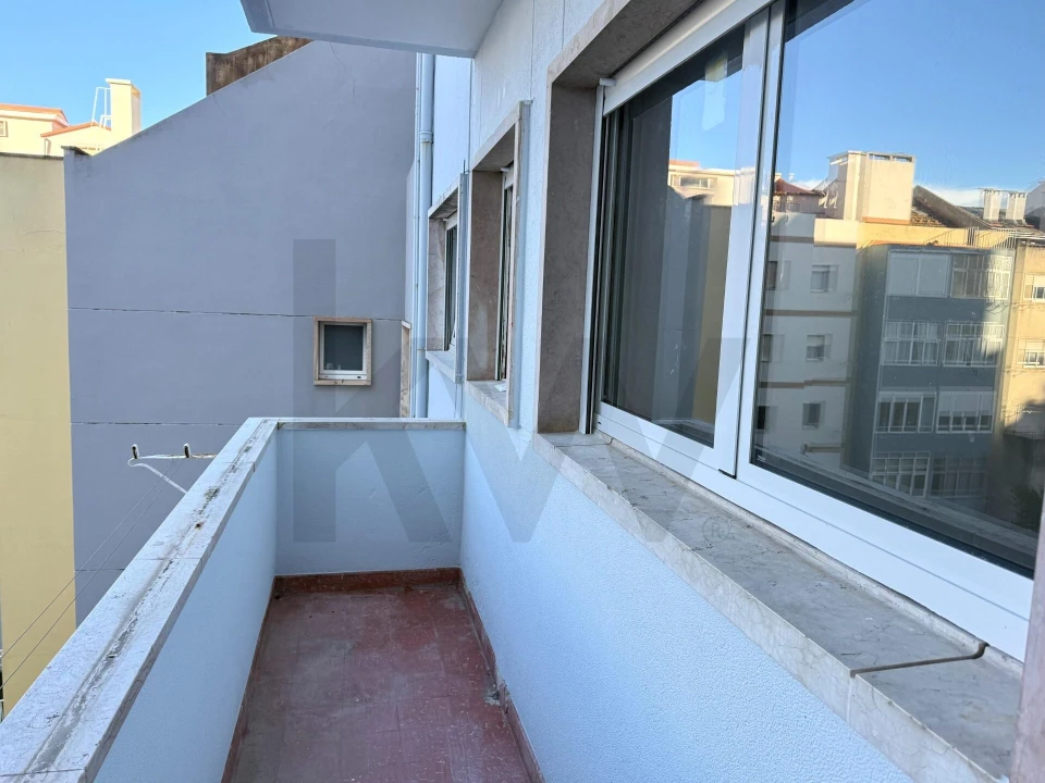 Apartamento T4 para Arrendamento em Campo de Ourique Foto 6