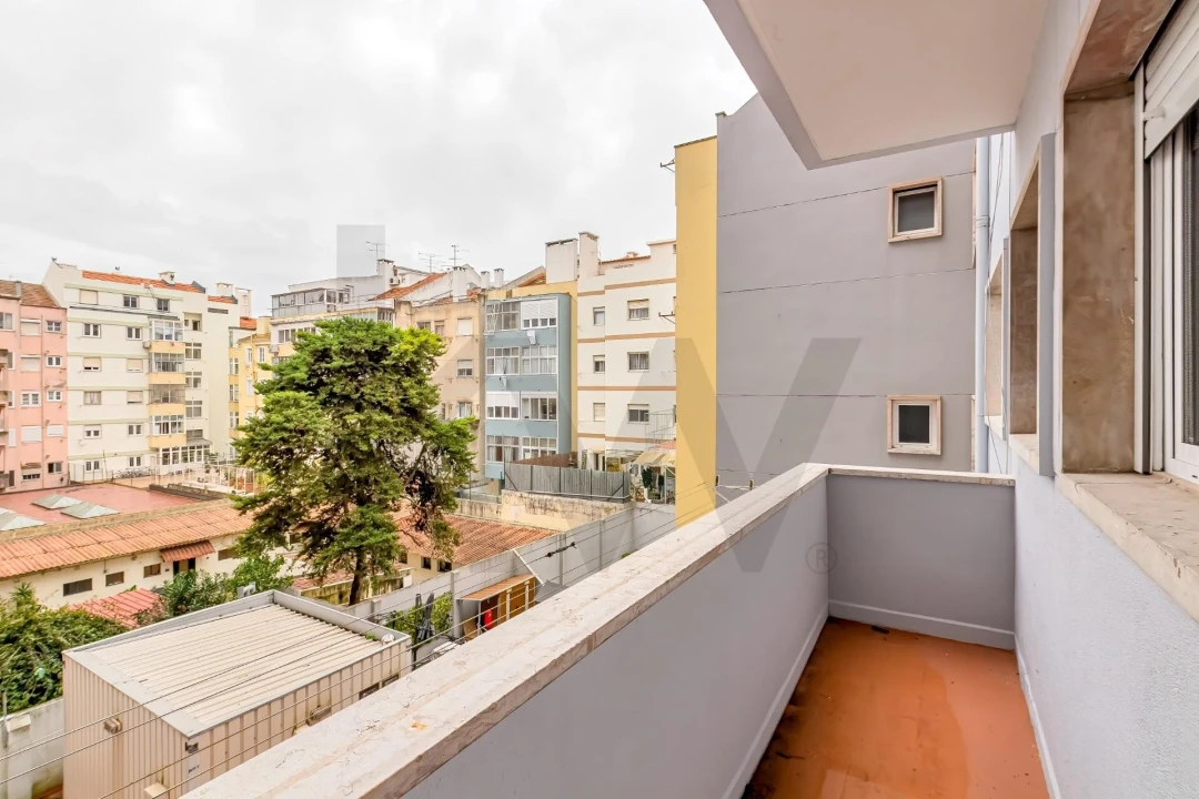 Apartamento T4 para Arrendamento em Campo de Ourique Foto 9