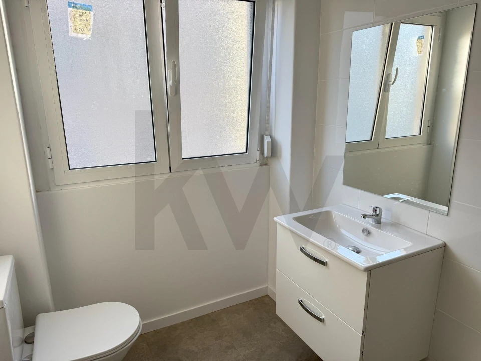 Apartamento T4 para Arrendamento em Campo de Ourique Foto 17