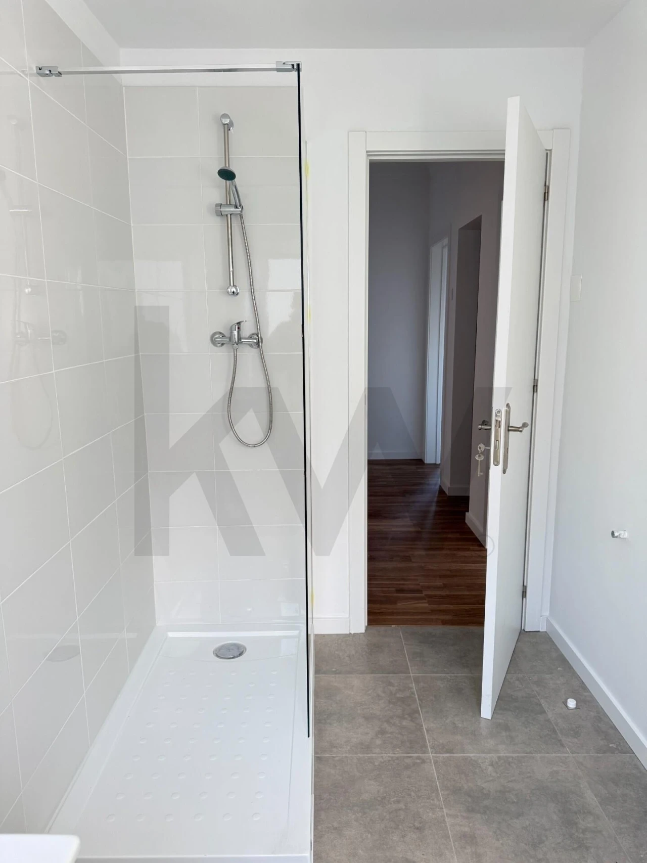 Apartamento T4 para Arrendamento em Campo de Ourique Foto 18