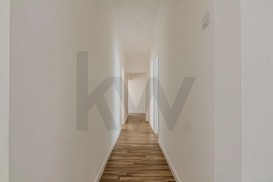 Apartamento T4 para Arrendamento em Campo de Ourique Foto 26