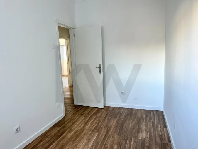 Apartamento T4 para Arrendamento em Campo de Ourique Foto 28