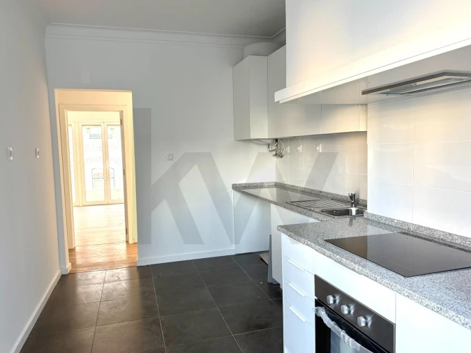 Apartamento T4 para Arrendamento em Campo de Ourique Foto 8