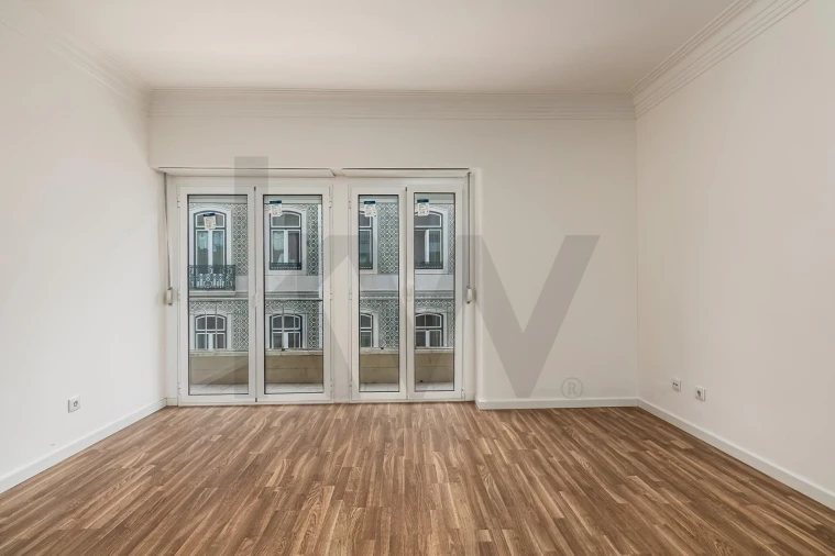 Apartamento T4 para Arrendamento em Campo de Ourique Foto 4