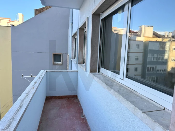 Apartamento T4 para Arrendamento em Campo de Ourique Foto 6