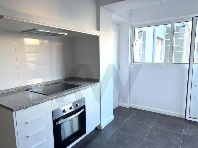 Apartamento T4 para Arrendamento em Campo de Ourique Foto 9