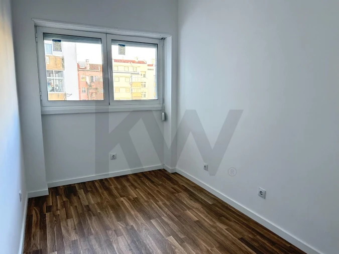 Apartamento T4 para Arrendamento em Campo de Ourique Foto 29