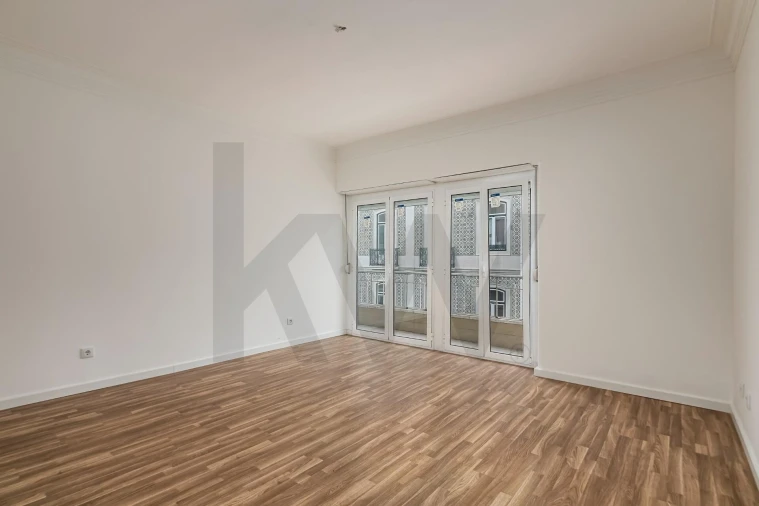 Apartamento T4 para Arrendamento em Campo de Ourique Foto 3