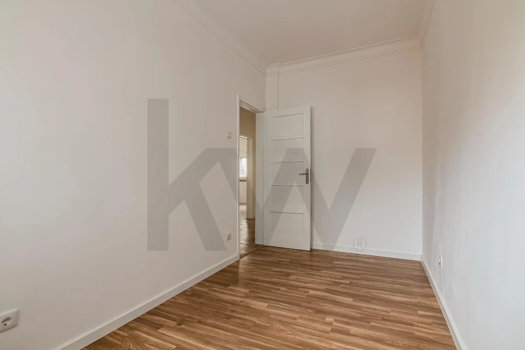 Apartamento T4 para Arrendamento em Campo de Ourique Foto 25