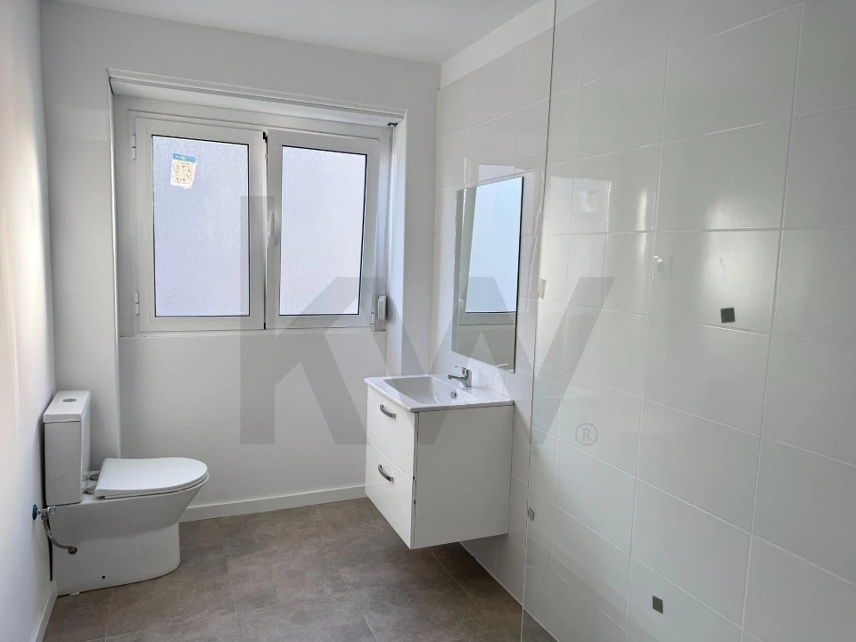 Apartamento T4 para Arrendamento em Campo de Ourique Foto 16