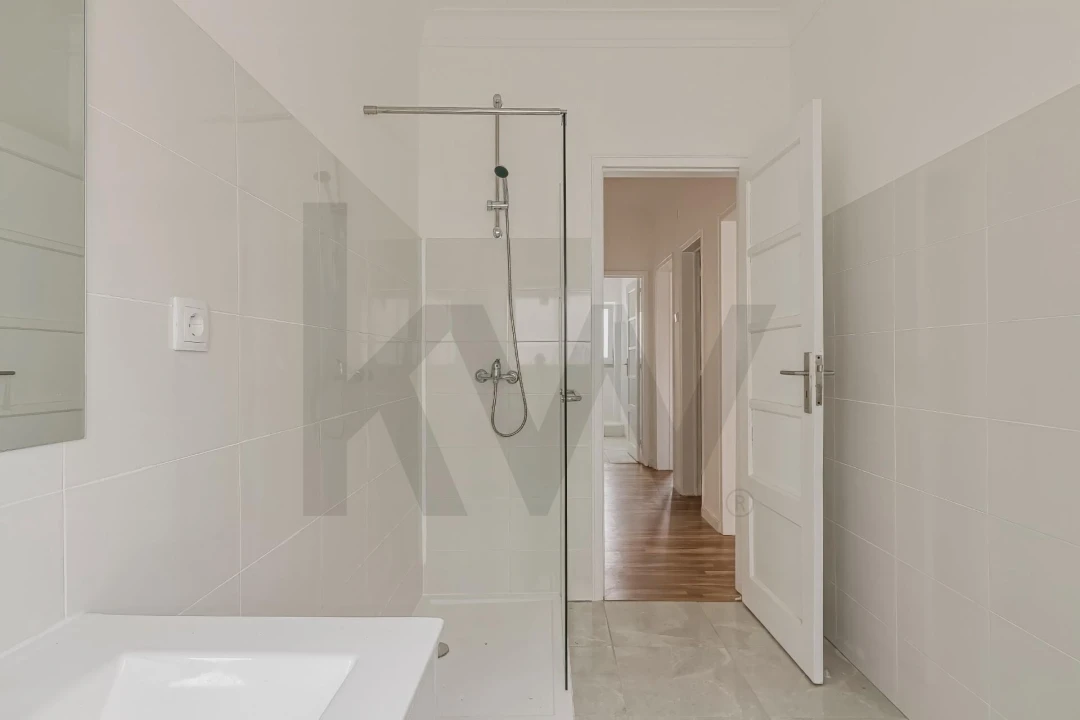 Apartamento T4 para Arrendamento em Campo de Ourique Foto 15