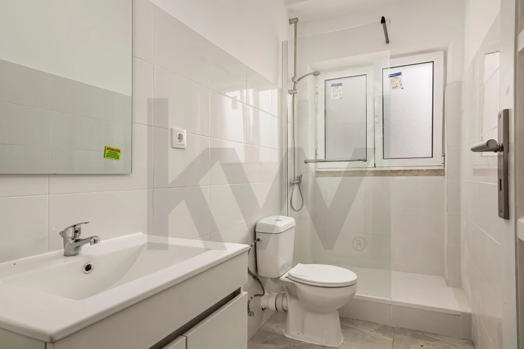 Apartamento T4 para Arrendamento em Campo de Ourique Foto 23