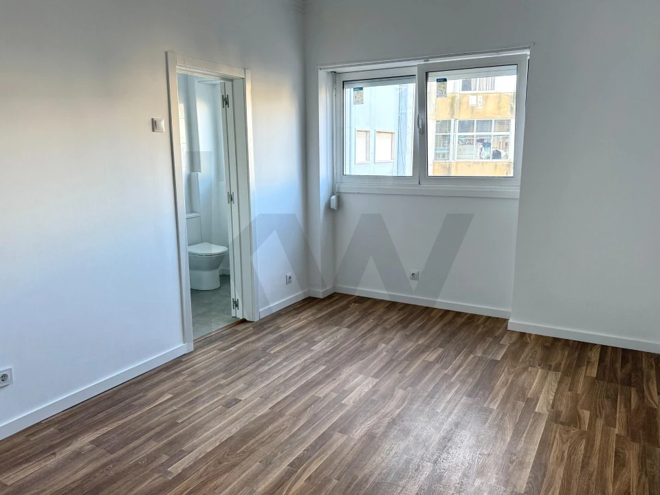 Apartamento T4 para Arrendamento em Campo de Ourique Foto 25