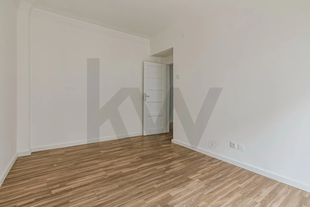 Apartamento T4 para Arrendamento em Campo de Ourique Foto 17