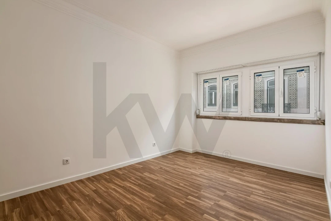 Apartamento T4 para Arrendamento em Campo de Ourique Foto 12