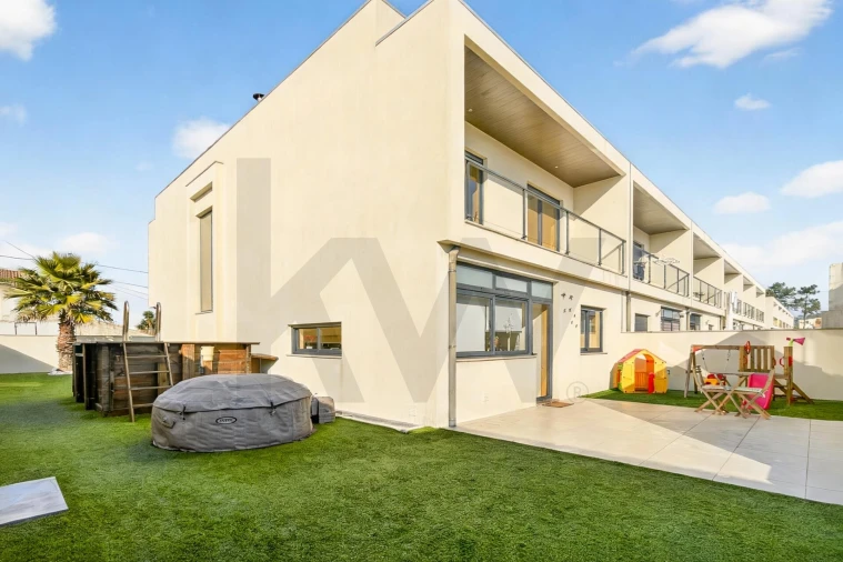 Moradia T4 para Venda em Ovar, São João, Arada e São Vicente de Pereira Jusã Foto 6