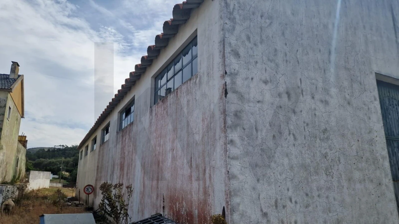 Armazém para Arrendamento em Venda do Pinheiro e Santo Estêvão das Galés Foto 2