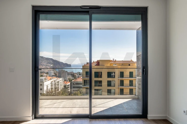 Apartamento T2 para Venda em São Martinho Foto 6