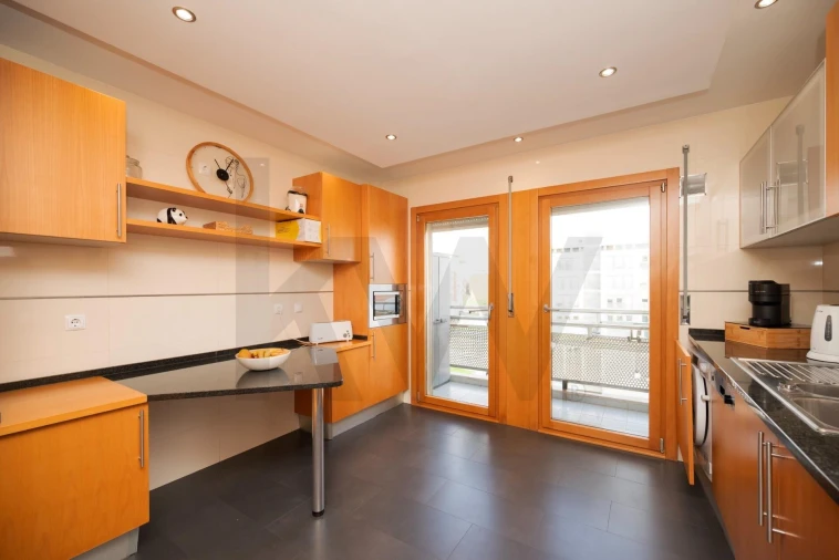 Apartamento T3 para Venda em Camarate, Unhos e Apelação Foto 23