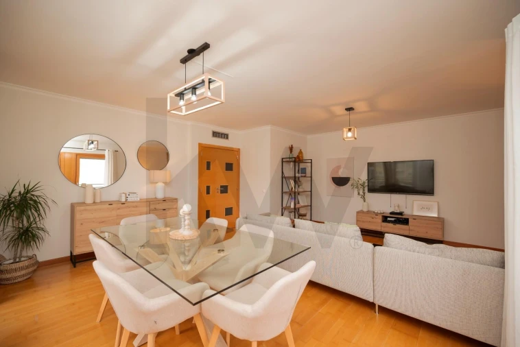 Apartamento T3 para Venda em Camarate, Unhos e Apelação Foto 3