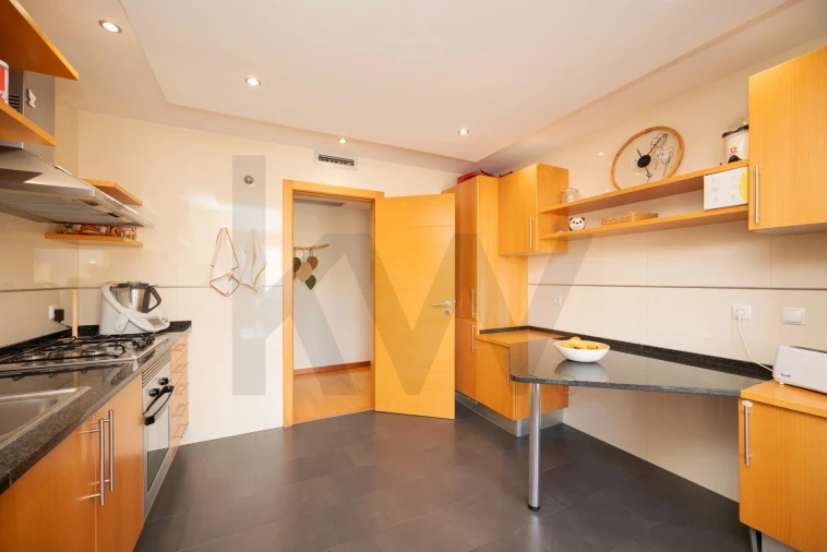 Apartamento T3 para Venda em Camarate, Unhos e Apelação Foto 25