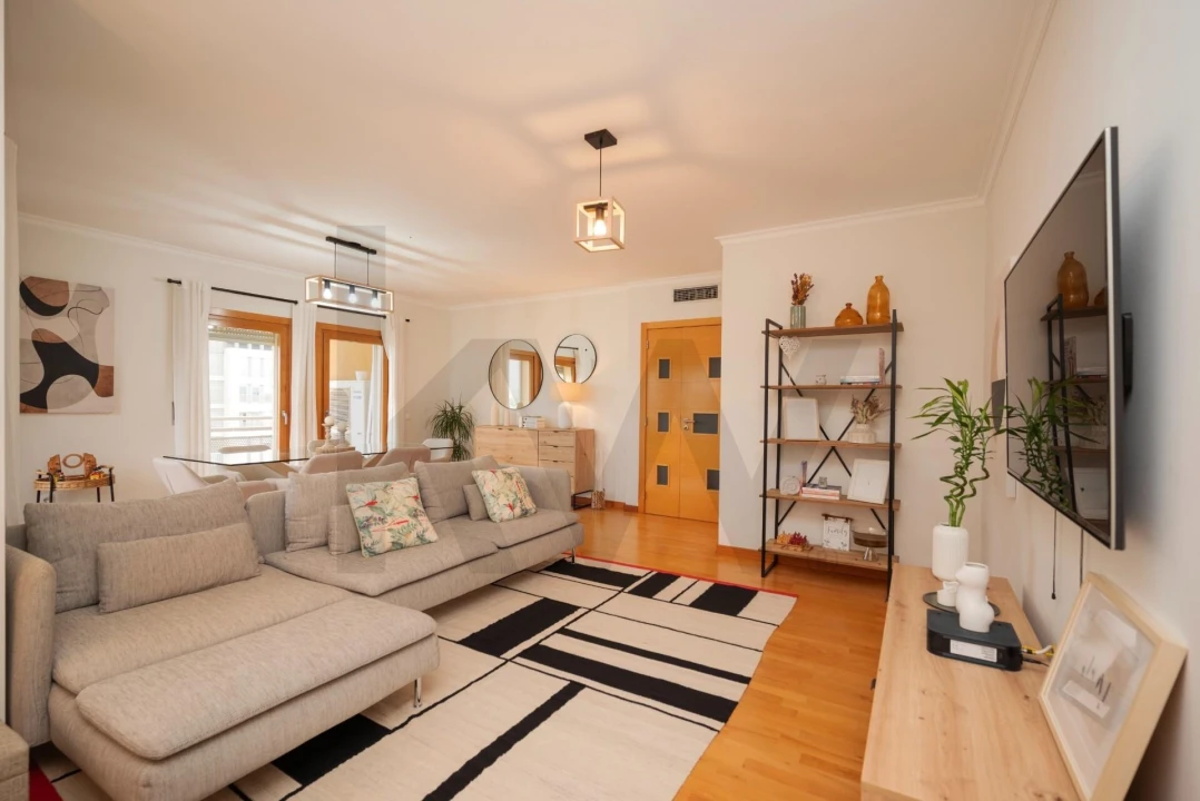 Apartamento T3 para Venda em Camarate, Unhos e Apelação Foto 1