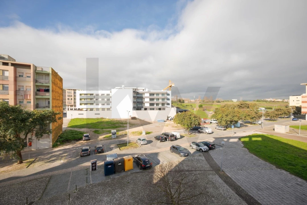 Apartamento T3 para Venda em Camarate, Unhos e Apelação Foto 26