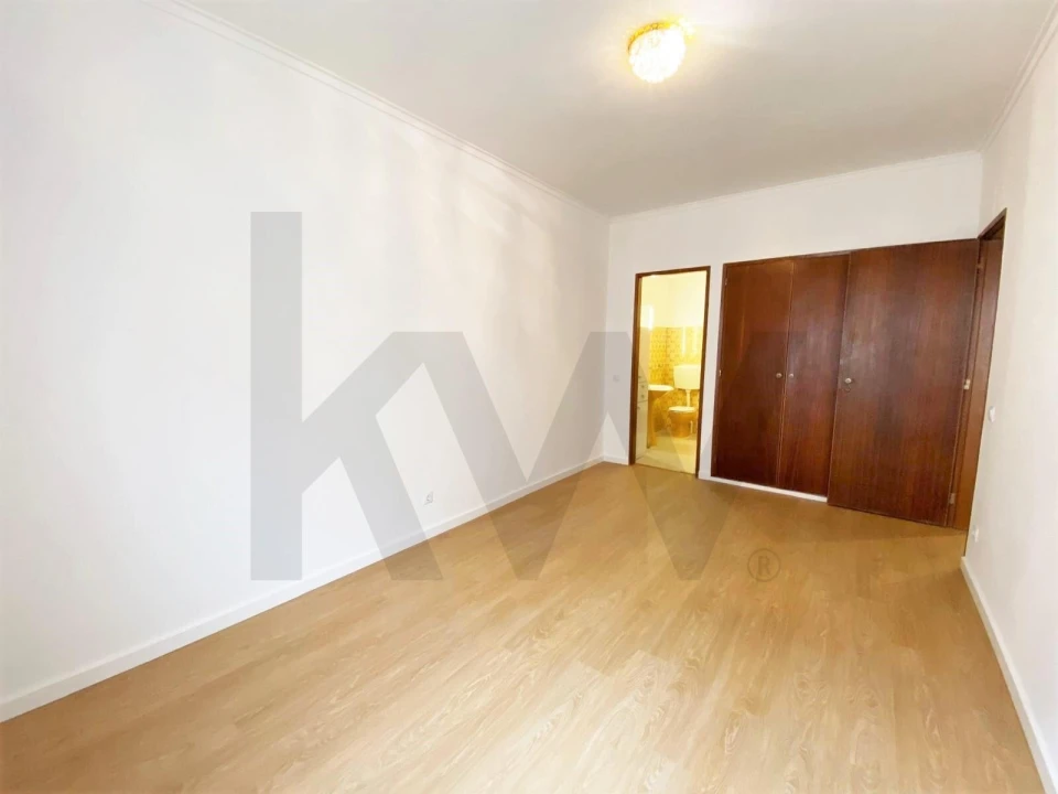 Apartamento T3 para Arrendamento em Sacavém e Prior Velho Foto 15