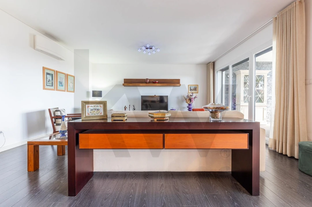 Apartamento T4 para Venda em Carcavelos e Parede Foto 8