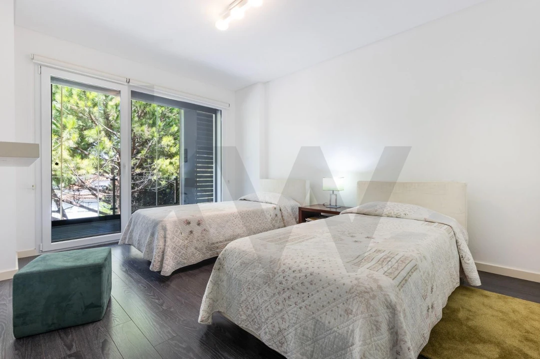 Apartamento T4 para Venda em Carcavelos e Parede Foto 16