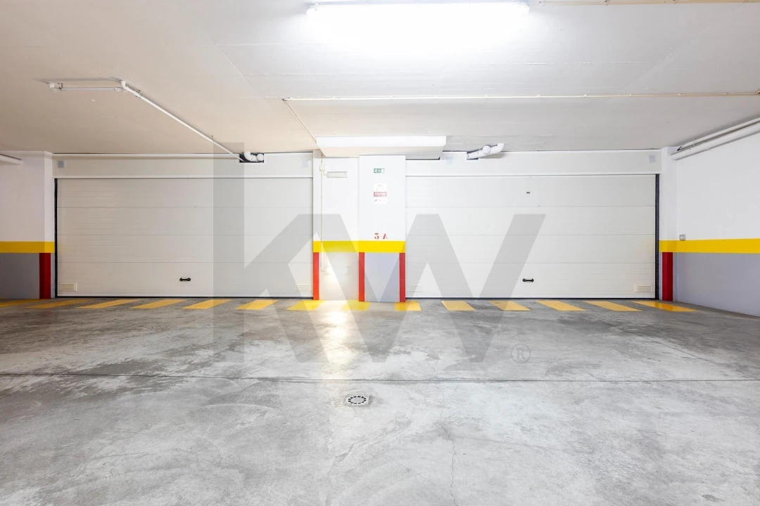 Apartamento T4 para Venda em Carcavelos e Parede Foto 10