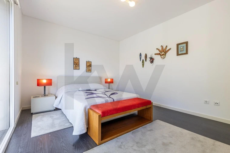 Apartamento T4 para Venda em Carcavelos e Parede Foto 25