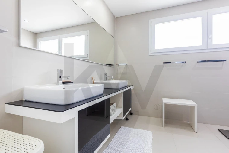 Apartamento T4 para Venda em Carcavelos e Parede Foto 21