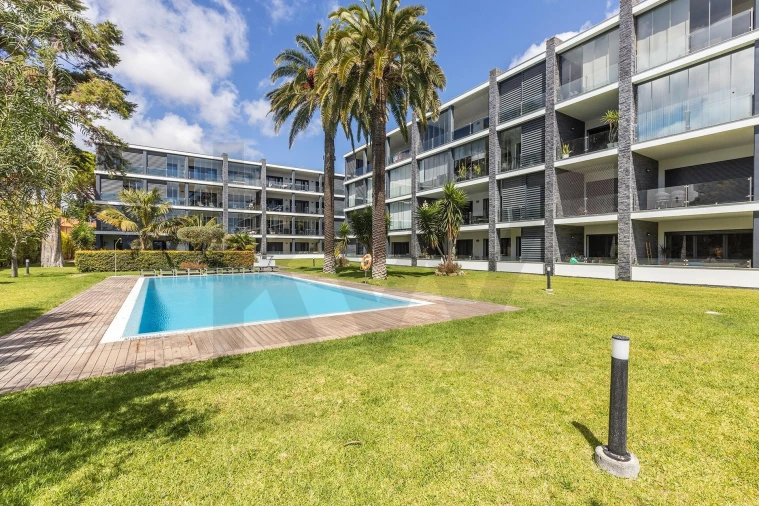 Apartamento T4 para Venda em Carcavelos e Parede Foto 35