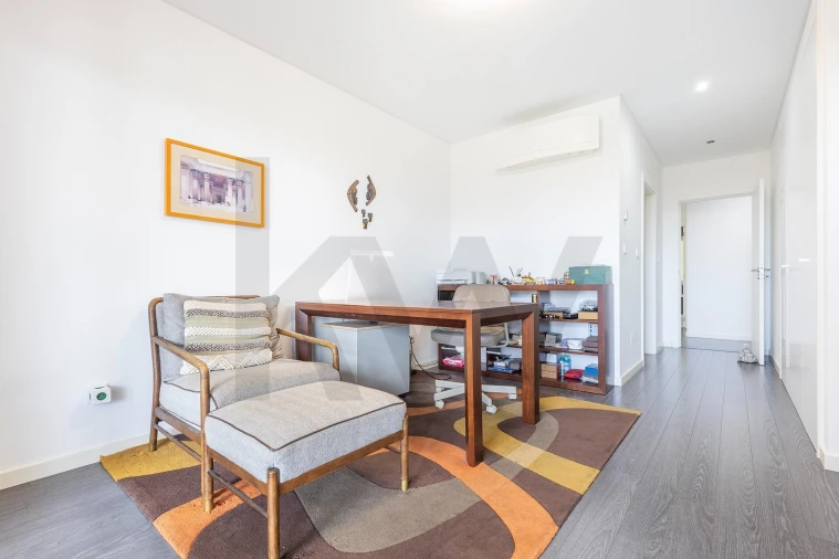 Apartamento T4 para Venda em Carcavelos e Parede Foto 29