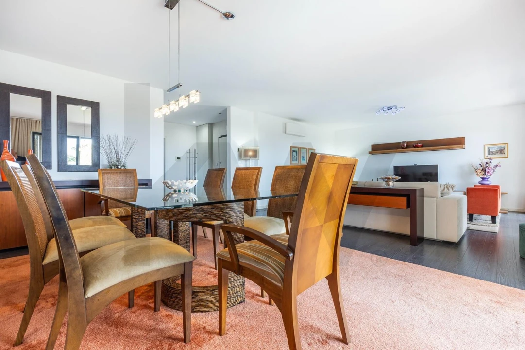 Apartamento T4 para Venda em Carcavelos e Parede Foto 9