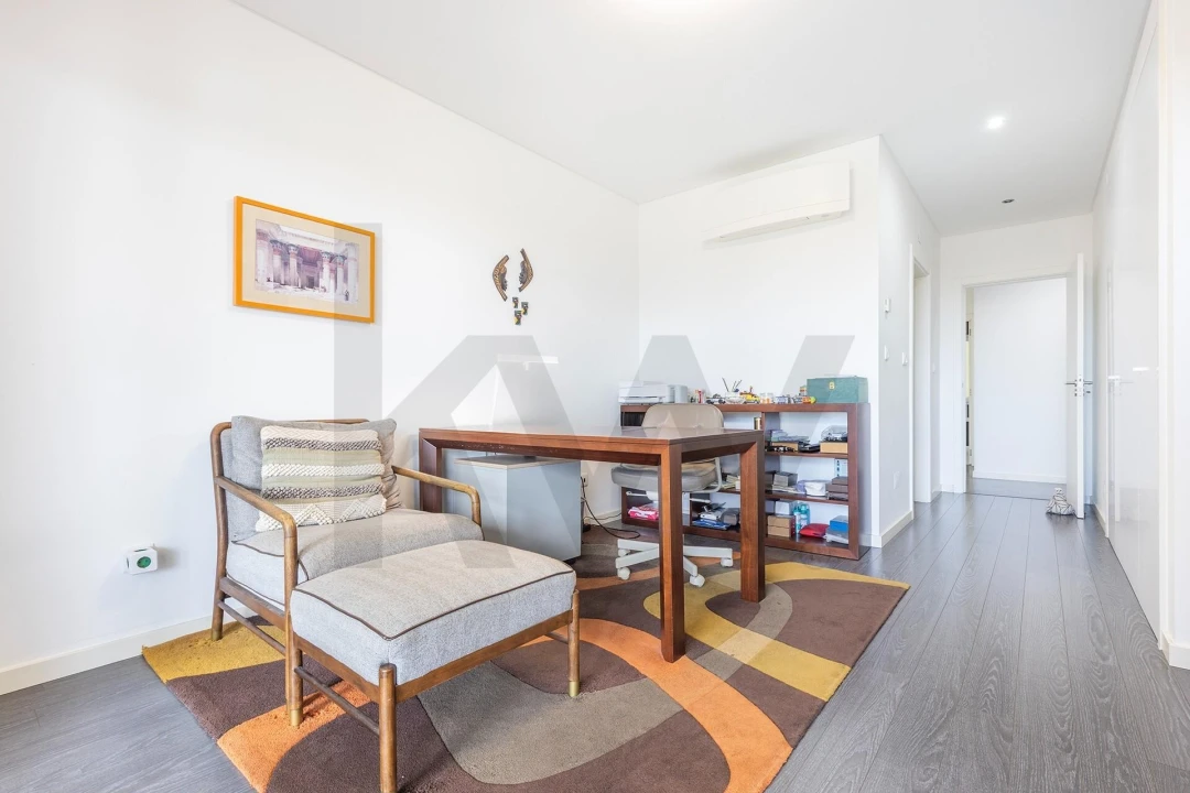 Apartamento T4 para Venda em Carcavelos e Parede Foto 29