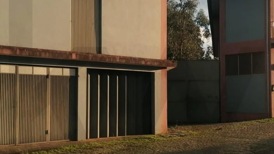 Armazém para Venda em Canedo, Vale e Vila Maior