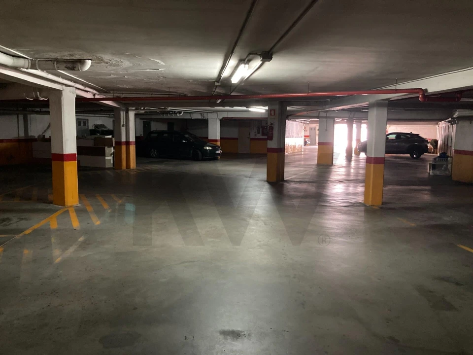 Apartamento T2 para Arrendamento em Ramalde Foto 6