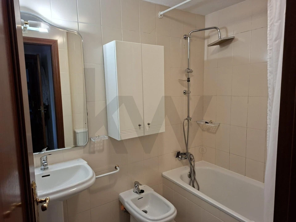 Apartamento T2 para Arrendamento em Ramalde Foto 19