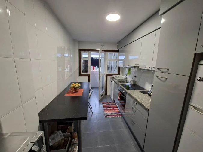 Apartamento T2 para Arrendamento em Ramalde Foto 14