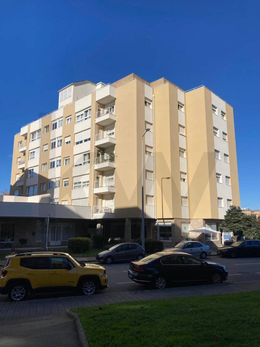 Apartamento T2 para Arrendamento em Ramalde Foto 2