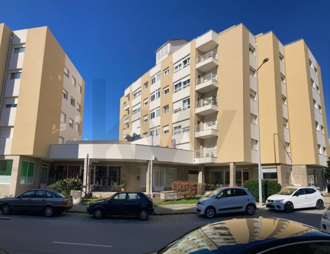 Apartamento T2 para Arrendamento em Ramalde Foto 3