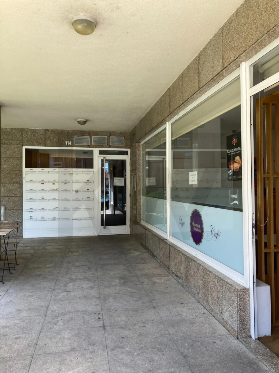 Apartamento T2 para Arrendamento em Ramalde Foto 4