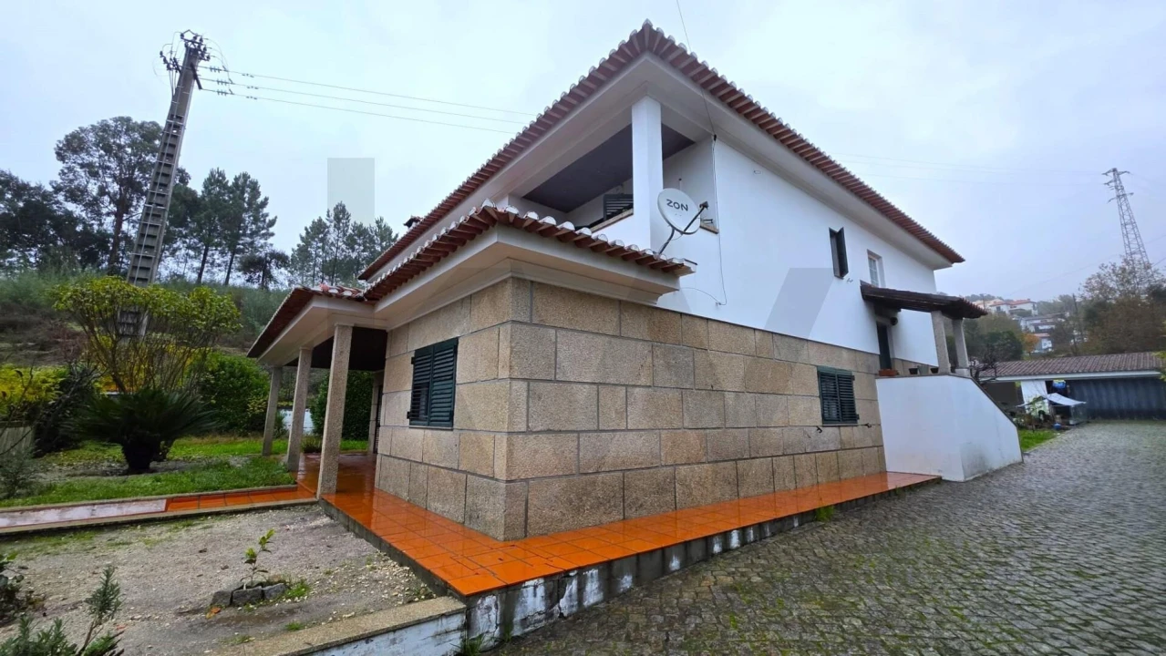 Moradia T5 para Venda em Amarante (São Gonçalo), Madalena, Cepelos e Gatão Foto 2