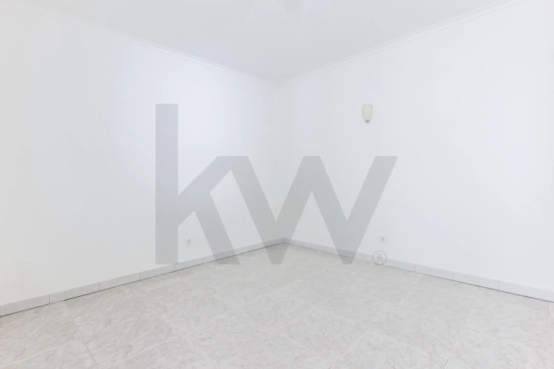 Apartamento T1 para Venda em Santa Maria Maior Foto 15