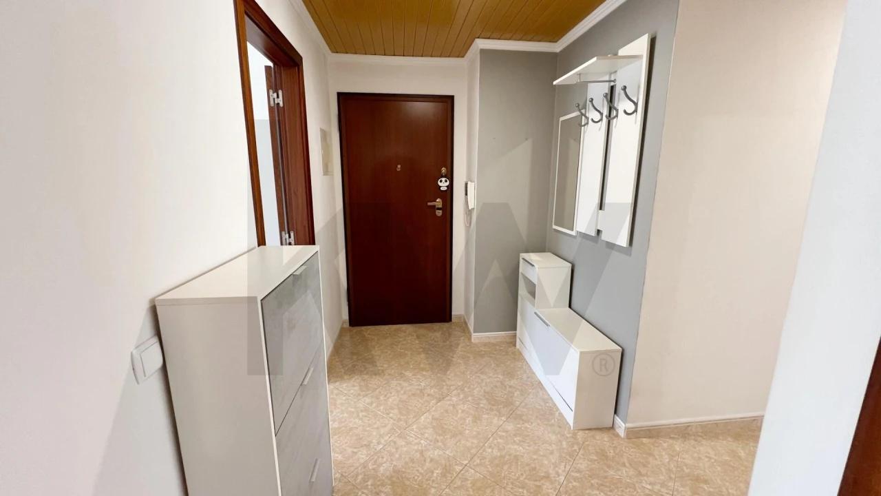 Apartamento T2 para Arrendamento em Estômbar e Parchal Foto 8